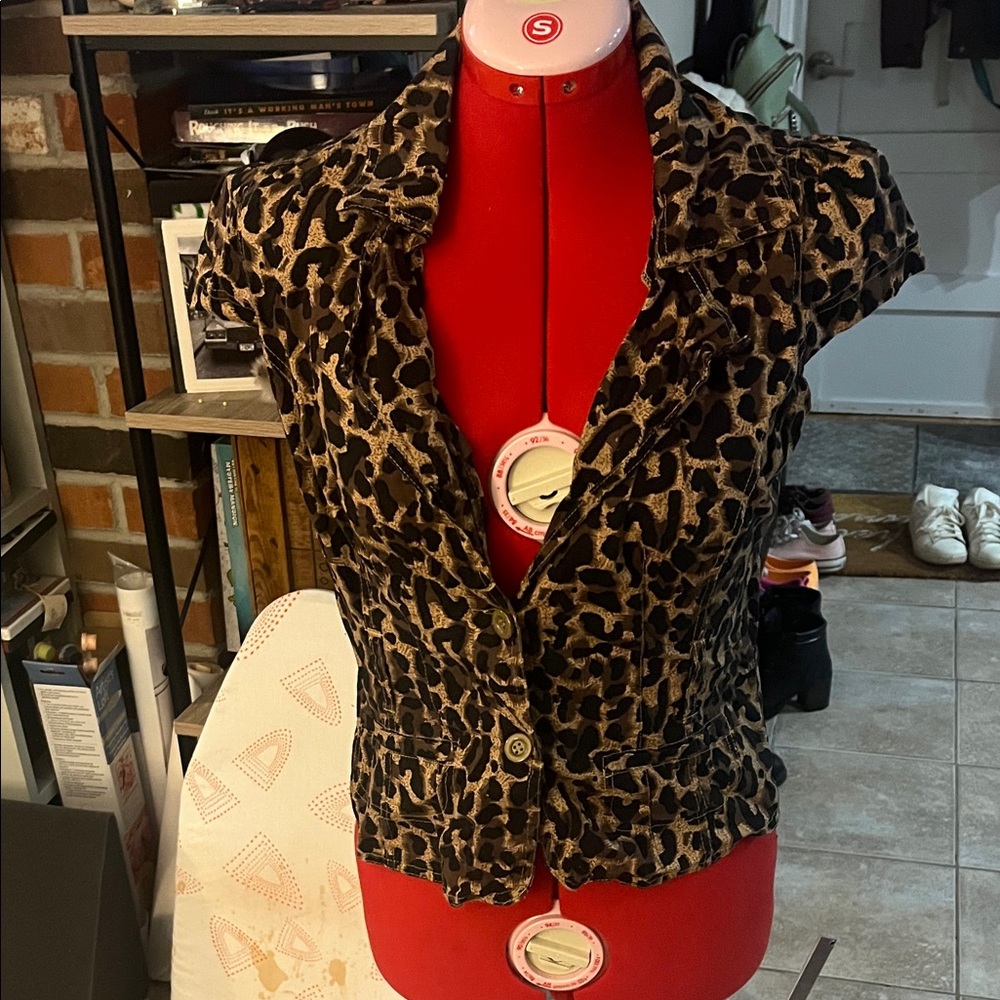 imPRESS Leopard Print Stretch Top